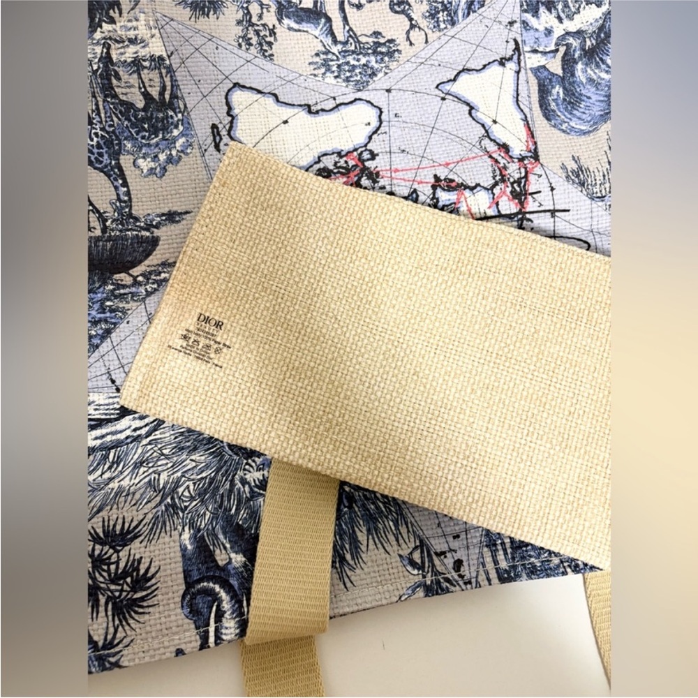 Dior Gift Around The World Tote Bag - Picture 10 of 13